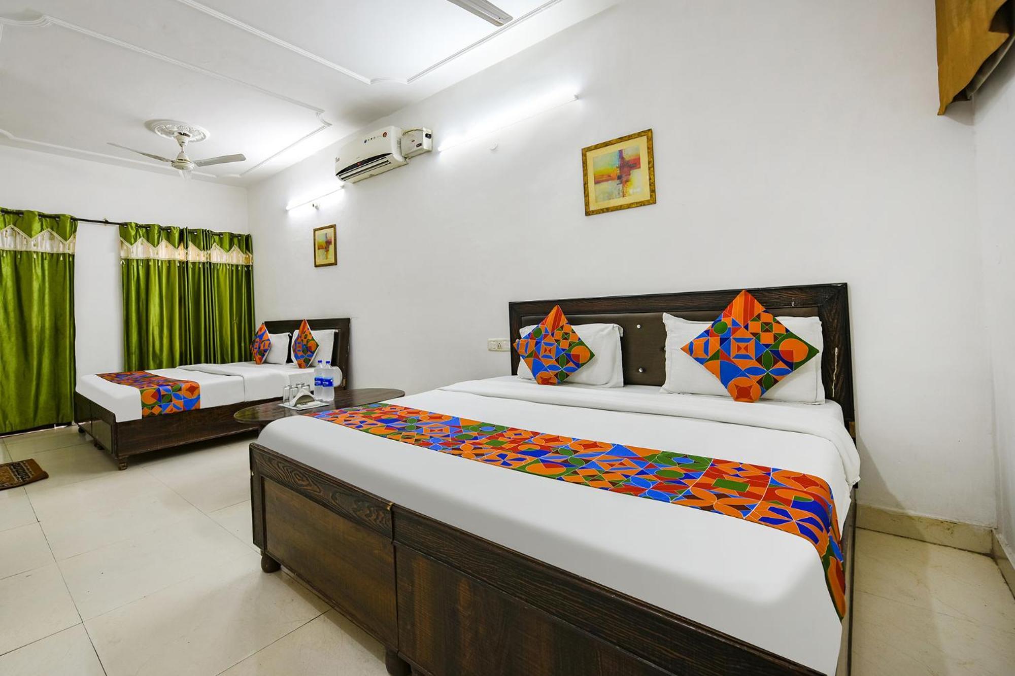 Hotel Fabexpress Diamond Sec 45 Chandīgarh Zewnętrze zdjęcie