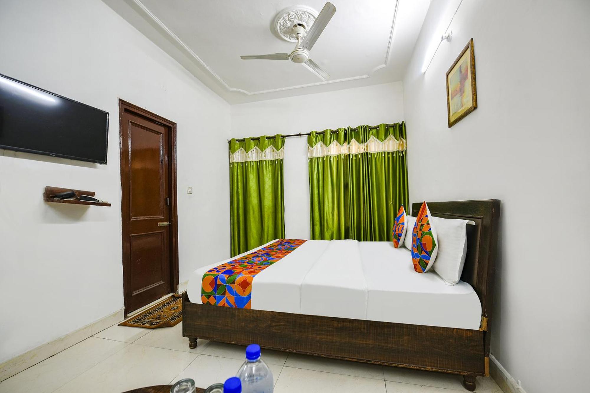 Hotel Fabexpress Diamond Sec 45 Chandīgarh Zewnętrze zdjęcie