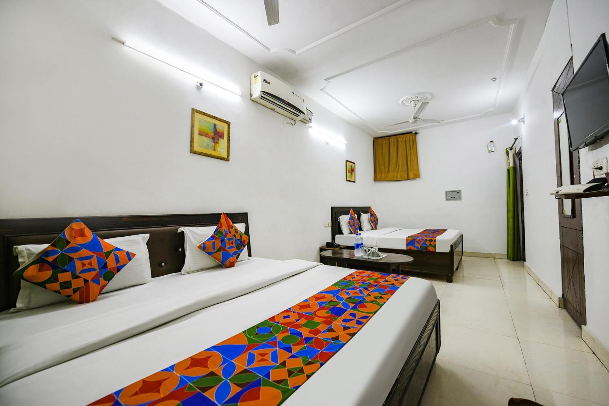 Hotel Fabexpress Diamond Sec 45 Chandīgarh Zewnętrze zdjęcie