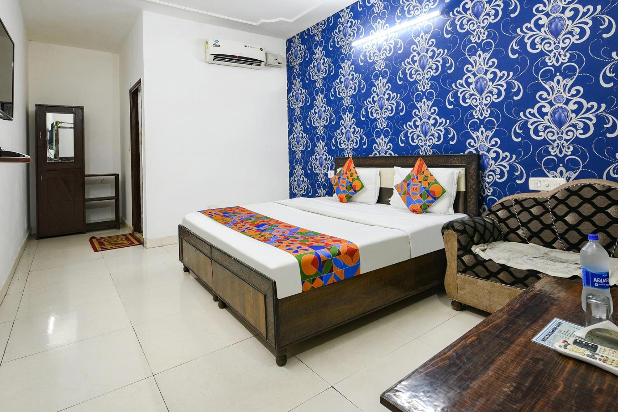 Hotel Fabexpress Diamond Sec 45 Chandīgarh Zewnętrze zdjęcie