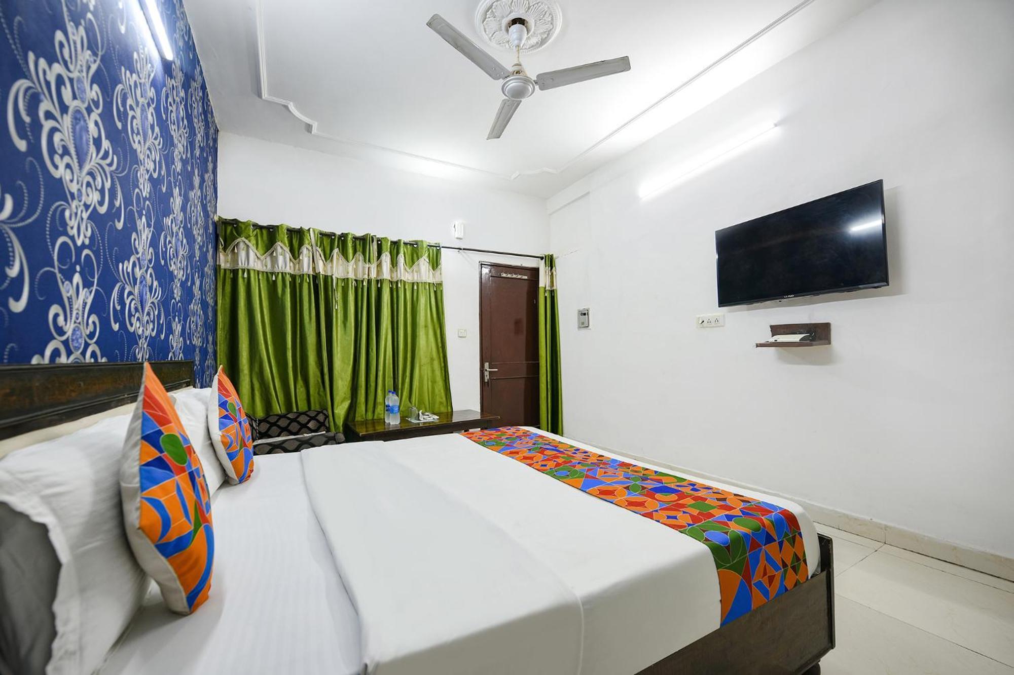 Hotel Fabexpress Diamond Sec 45 Chandīgarh Zewnętrze zdjęcie