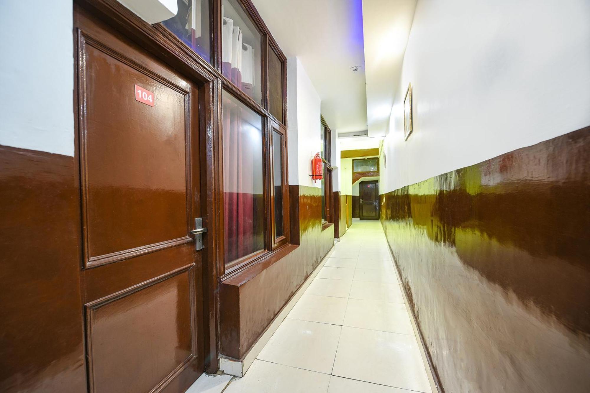 Hotel Fabexpress Diamond Sec 45 Chandīgarh Zewnętrze zdjęcie
