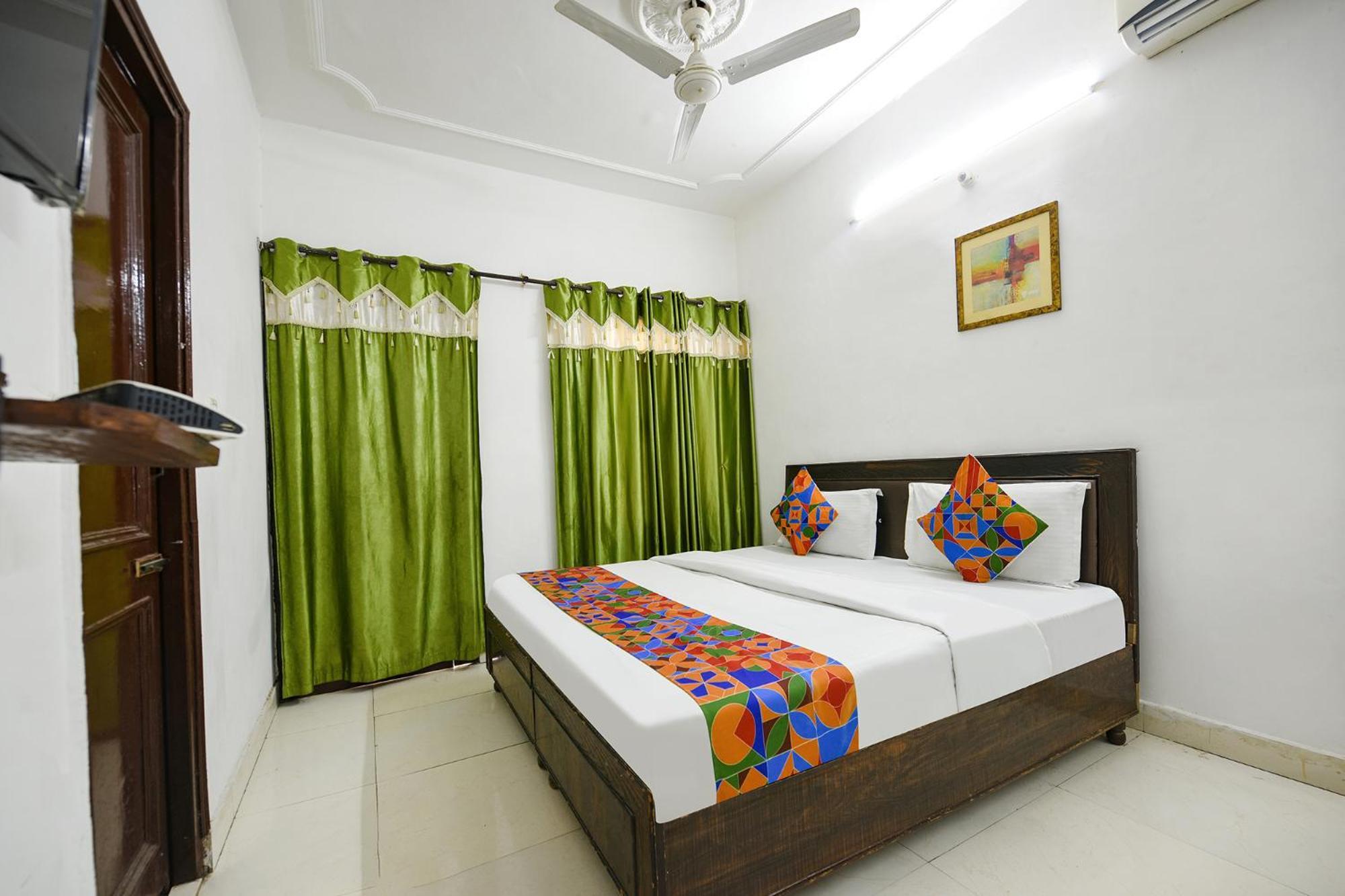 Hotel Fabexpress Diamond Sec 45 Chandīgarh Zewnętrze zdjęcie