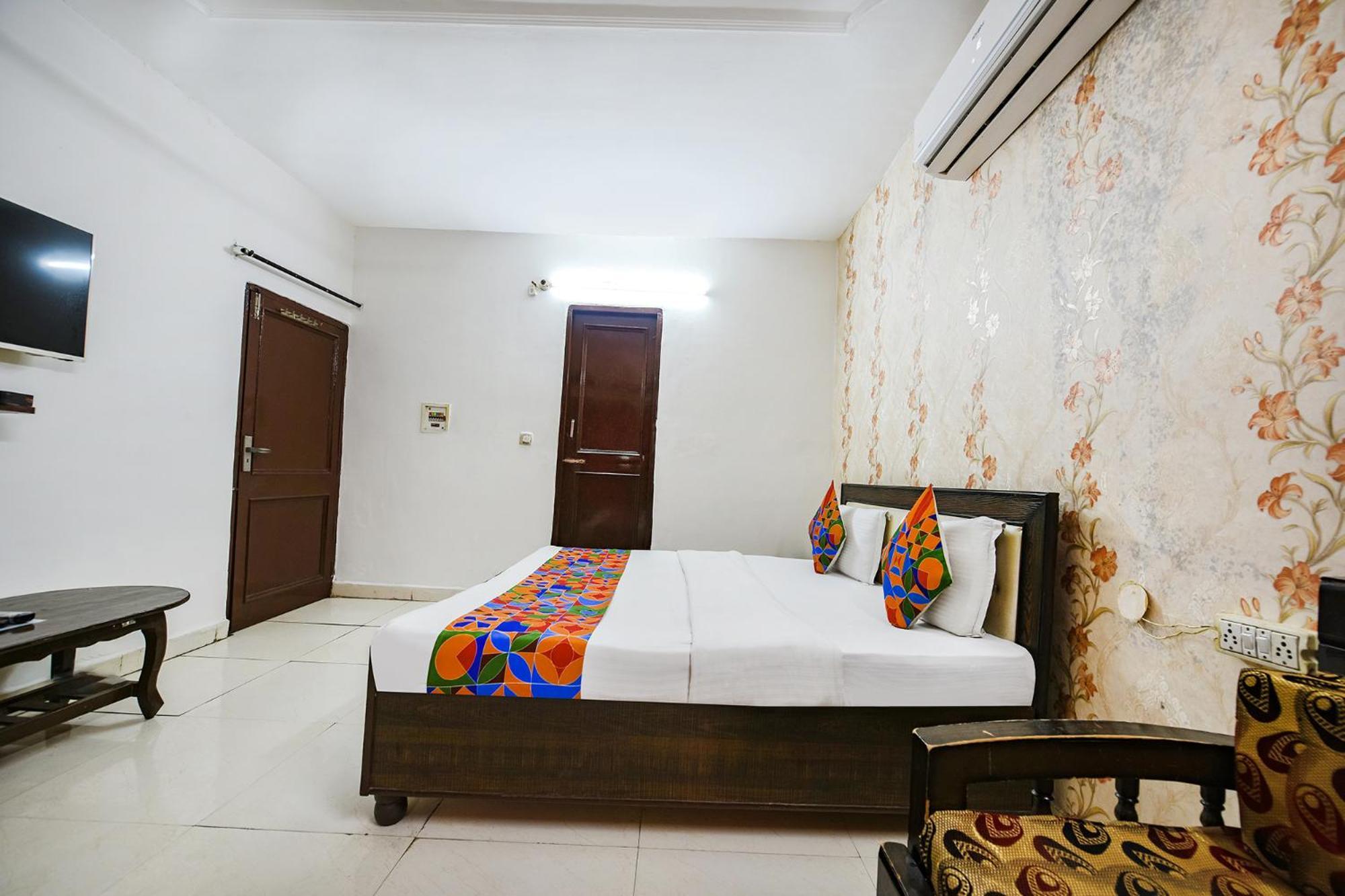 Hotel Fabexpress Diamond Sec 45 Chandīgarh Zewnętrze zdjęcie