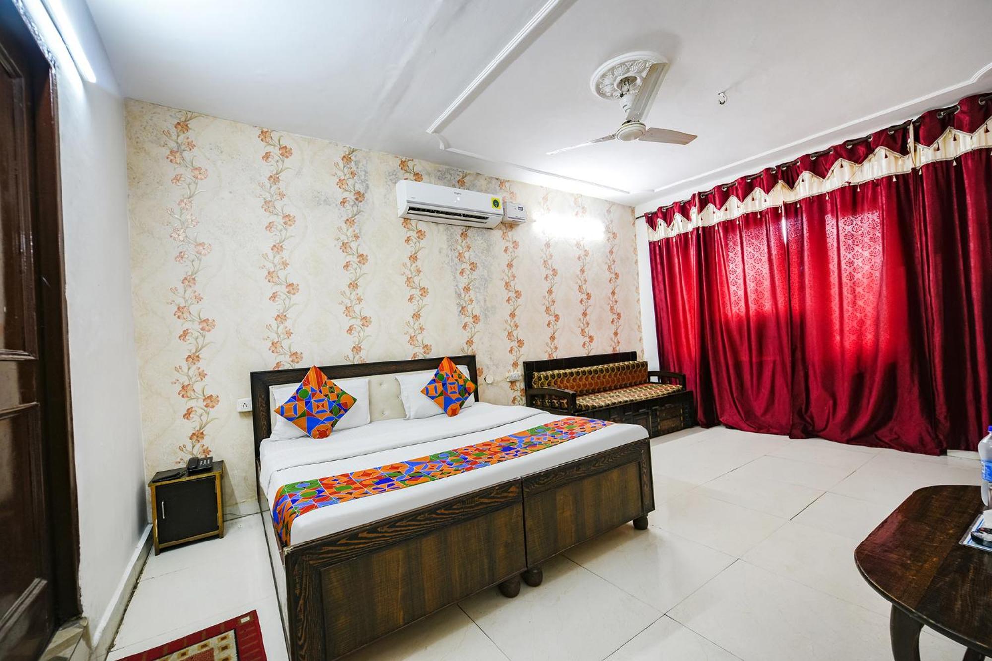 Hotel Fabexpress Diamond Sec 45 Chandīgarh Zewnętrze zdjęcie