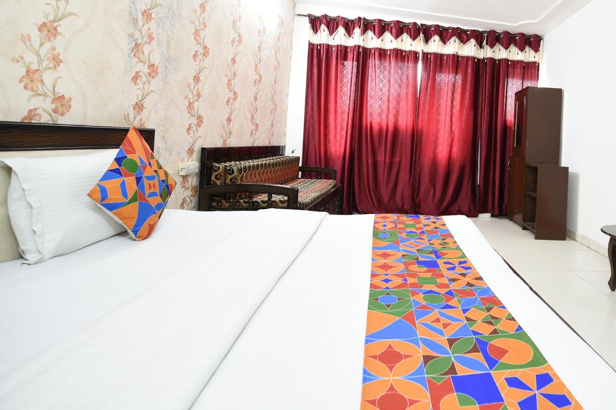 Hotel Fabexpress Diamond Sec 45 Chandīgarh Zewnętrze zdjęcie